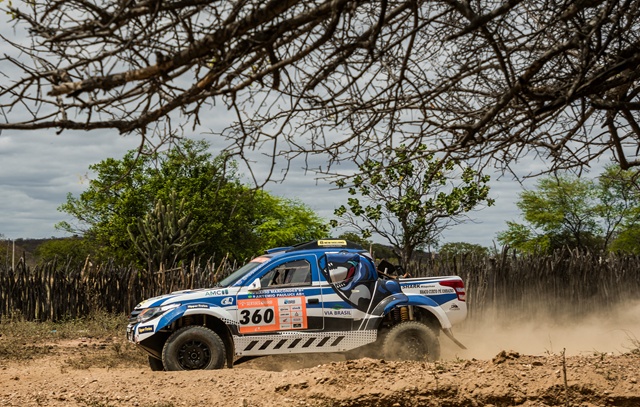 Equipes estão a caminho do Rally Barretos