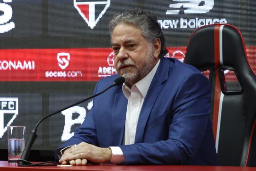 Casares processa Meta e cobra indenização por danos morais