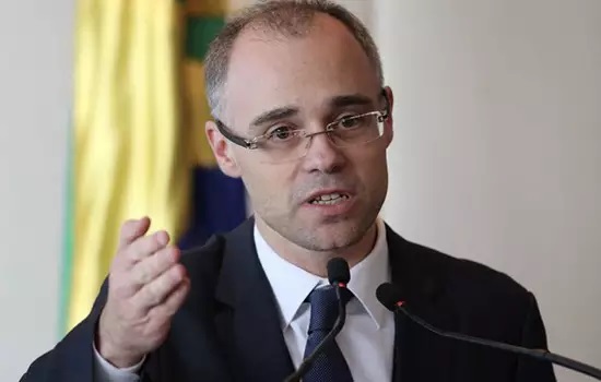 André Mendonça. Zanin