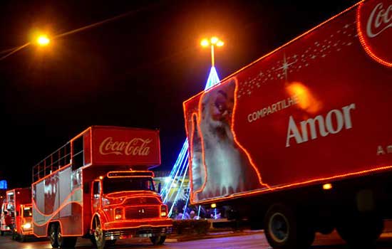 Caravana de Natal da Coca-Cola inicia rota no Brasil