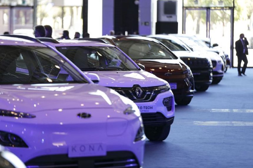 Carro eletrificado atrai 71% dos motoristas no Brasil
