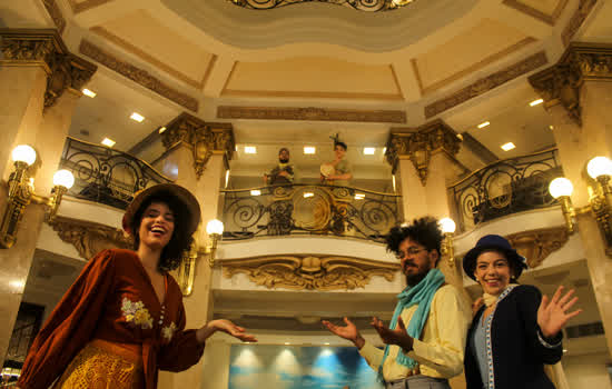 Visita teatralizada ao prédio histórico do Centro Cultural é uma  opção de passeio no Dia das Crianças.   Virada Cultural