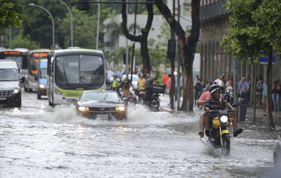 Alerta da Defesa Civil atinge São Paulo antes do feriado