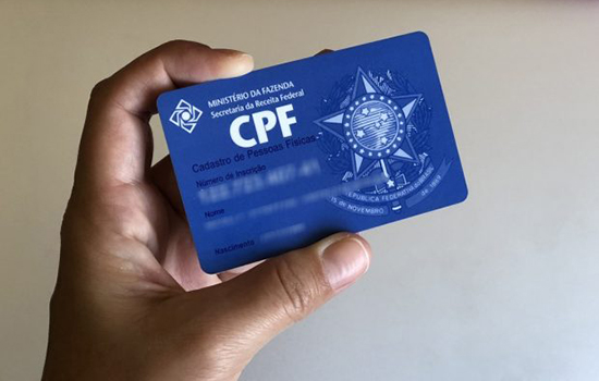 Onyx quer que AGU recorra de decisão que dispensa regularização de CPF para auxílio emergencial. vagas