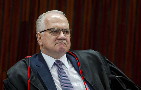 O julgamento deve ser retomado na semana que vem com o voto dos demais ministros Alexandre de Moraes