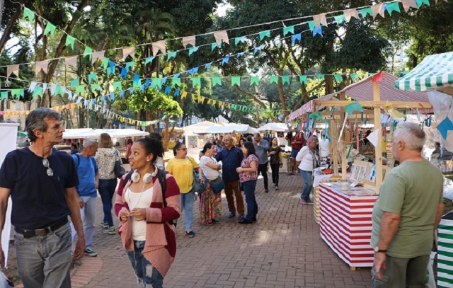 Feira.  feiras de artesanato