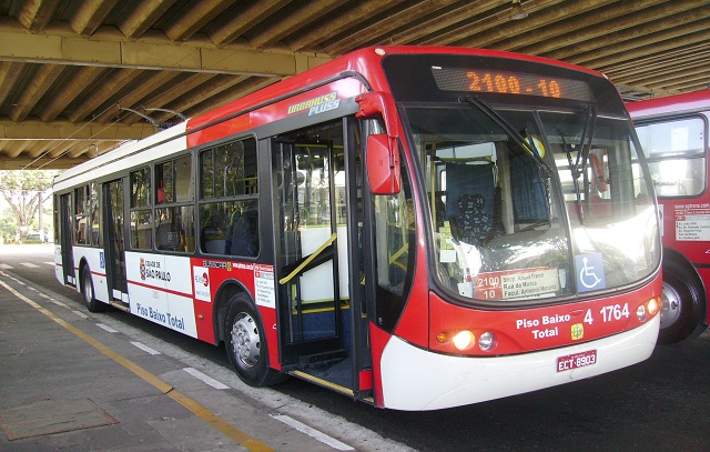 Ônibus. Interlagos