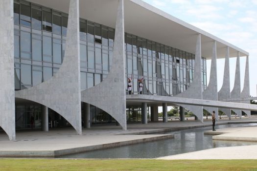 Stellantis investe R$ 30 bi e abre 2 mil vagas no país